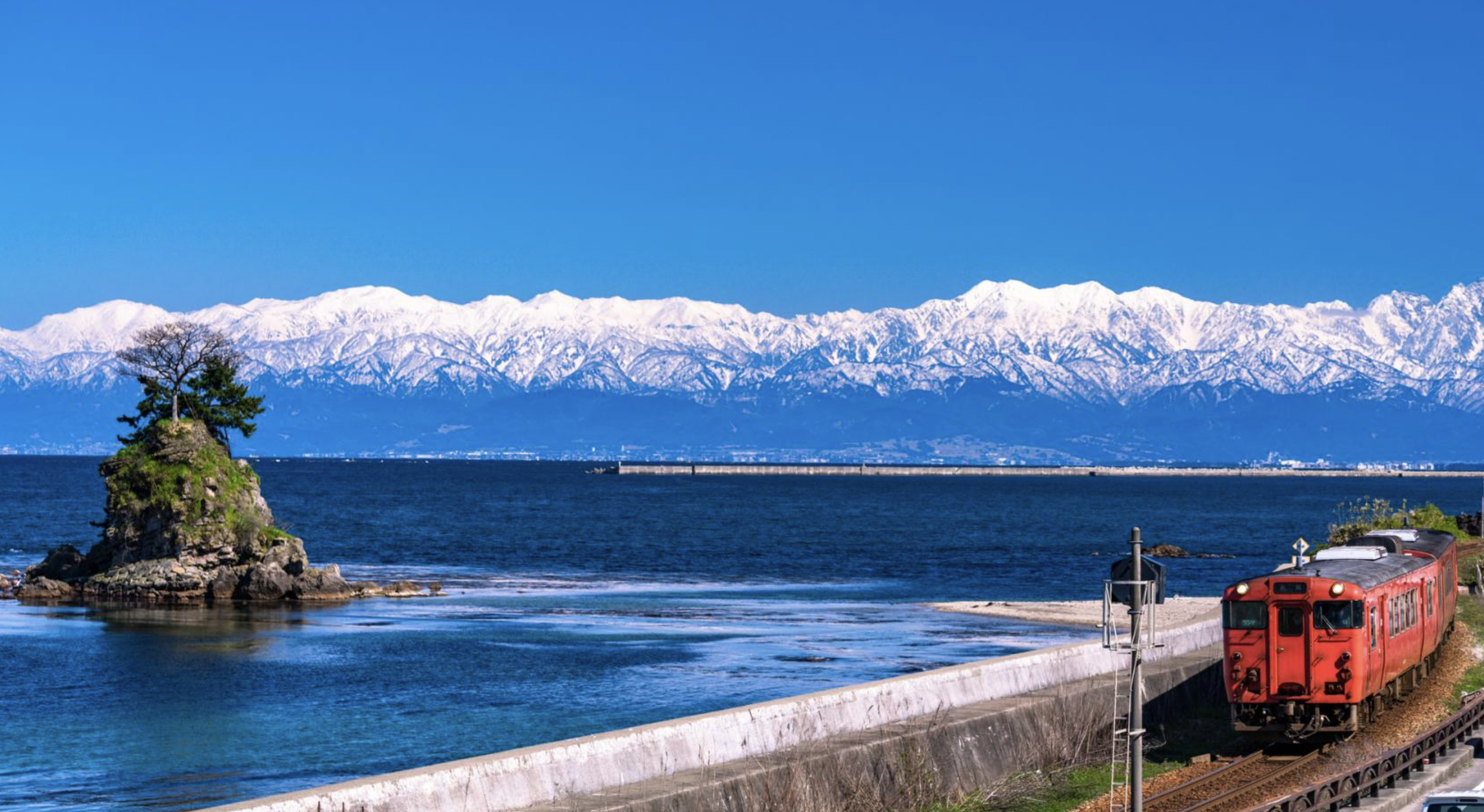 「富山雨晴海岸」美しい