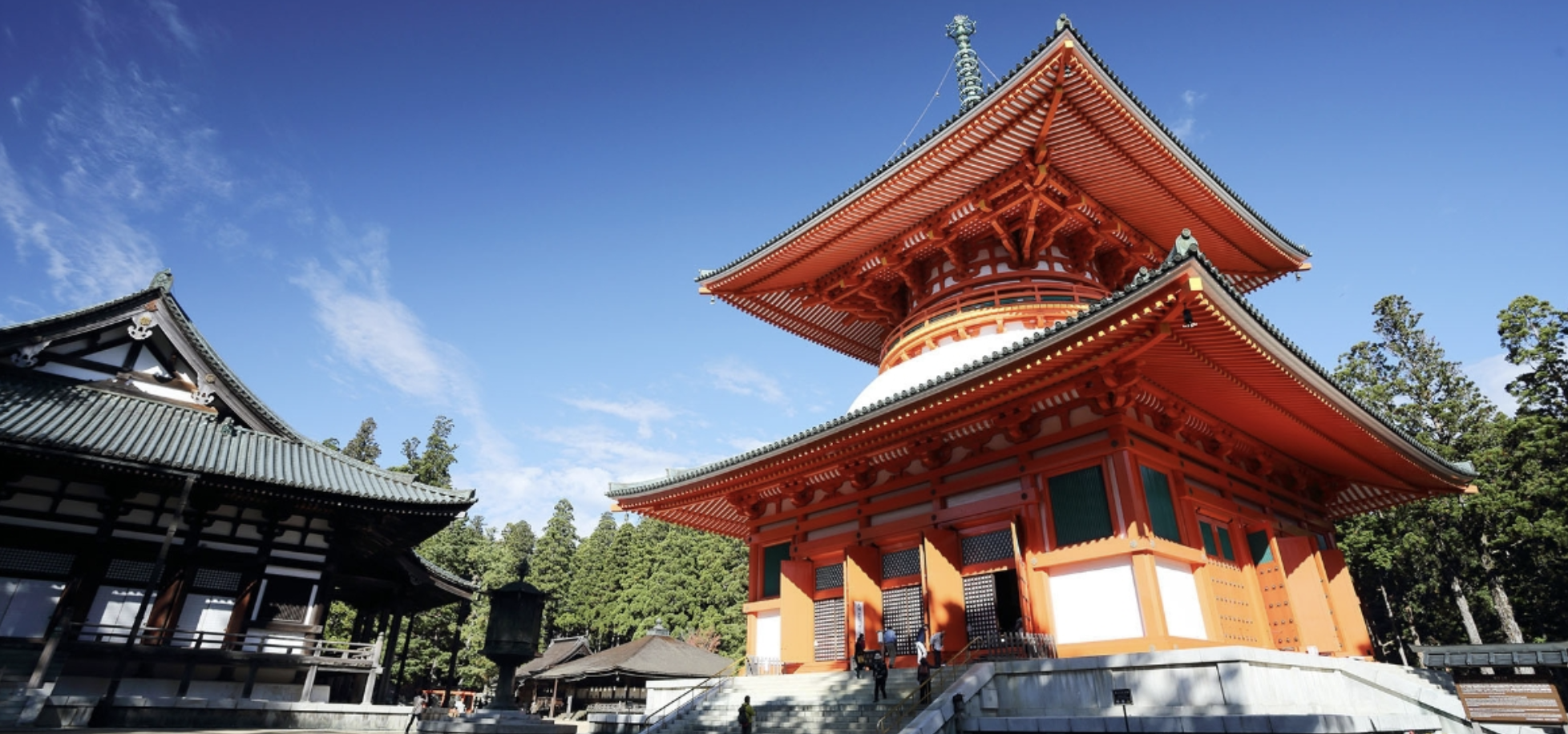 1. 高野山：神聖な空間で心を癒す