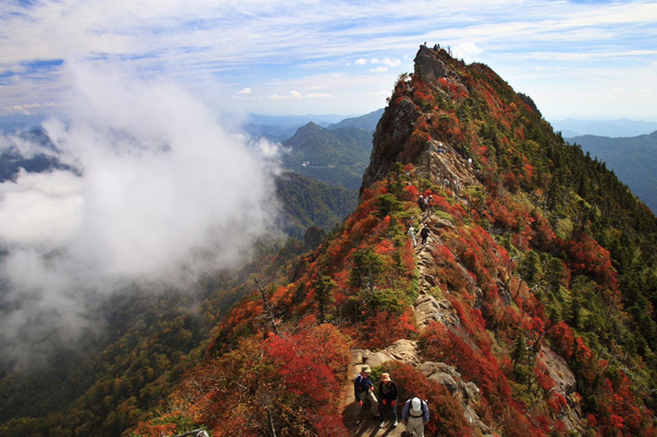 四国山地の絶景 石鎚山