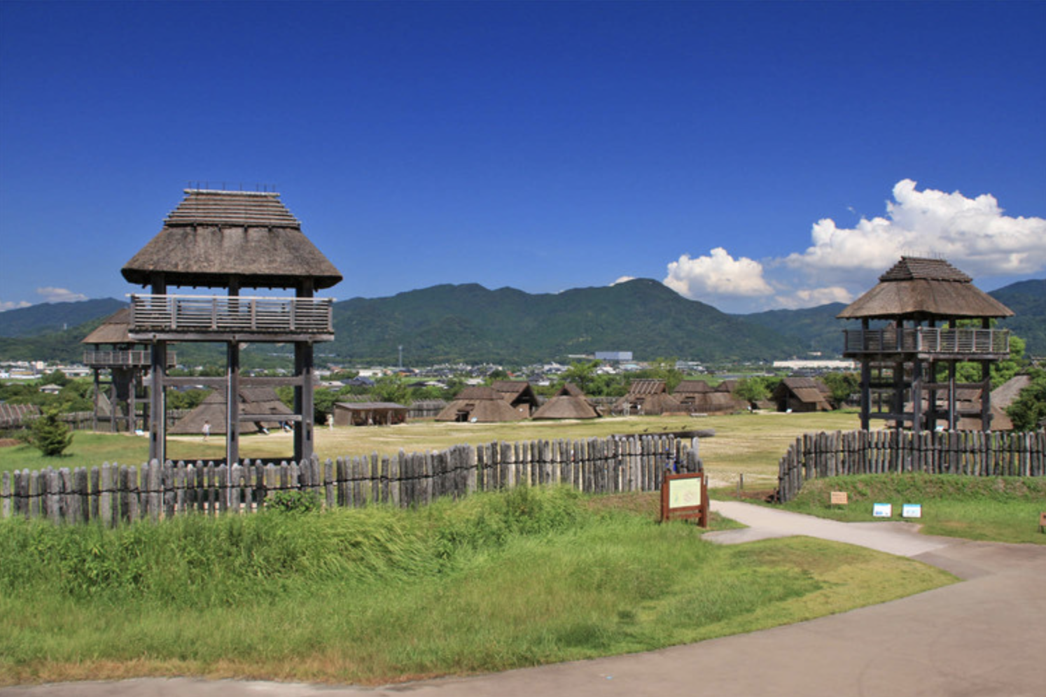 1. 吉野ヶ里遺跡：古代の暮らしに思いを馳せる