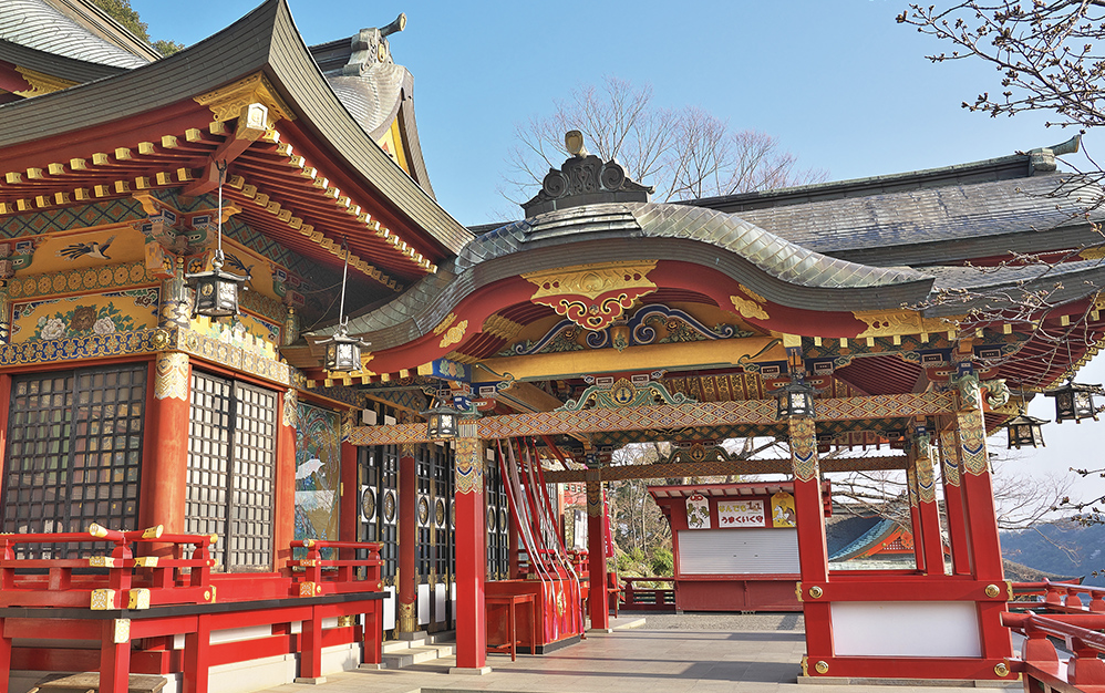 9. 祐徳稲荷神社：情熱の朱色に包まれる美しい神社