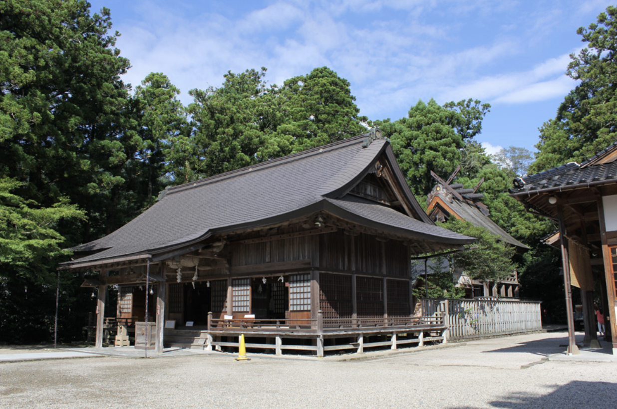 須佐神社：静寂に包まれた古社